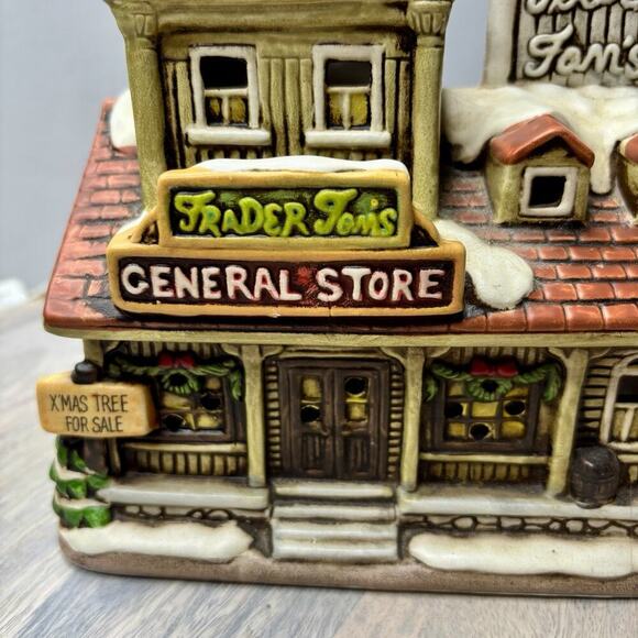 Christmas Village-Lefton China Trader Tom's General Store Lighted House - Picture 3 of 4